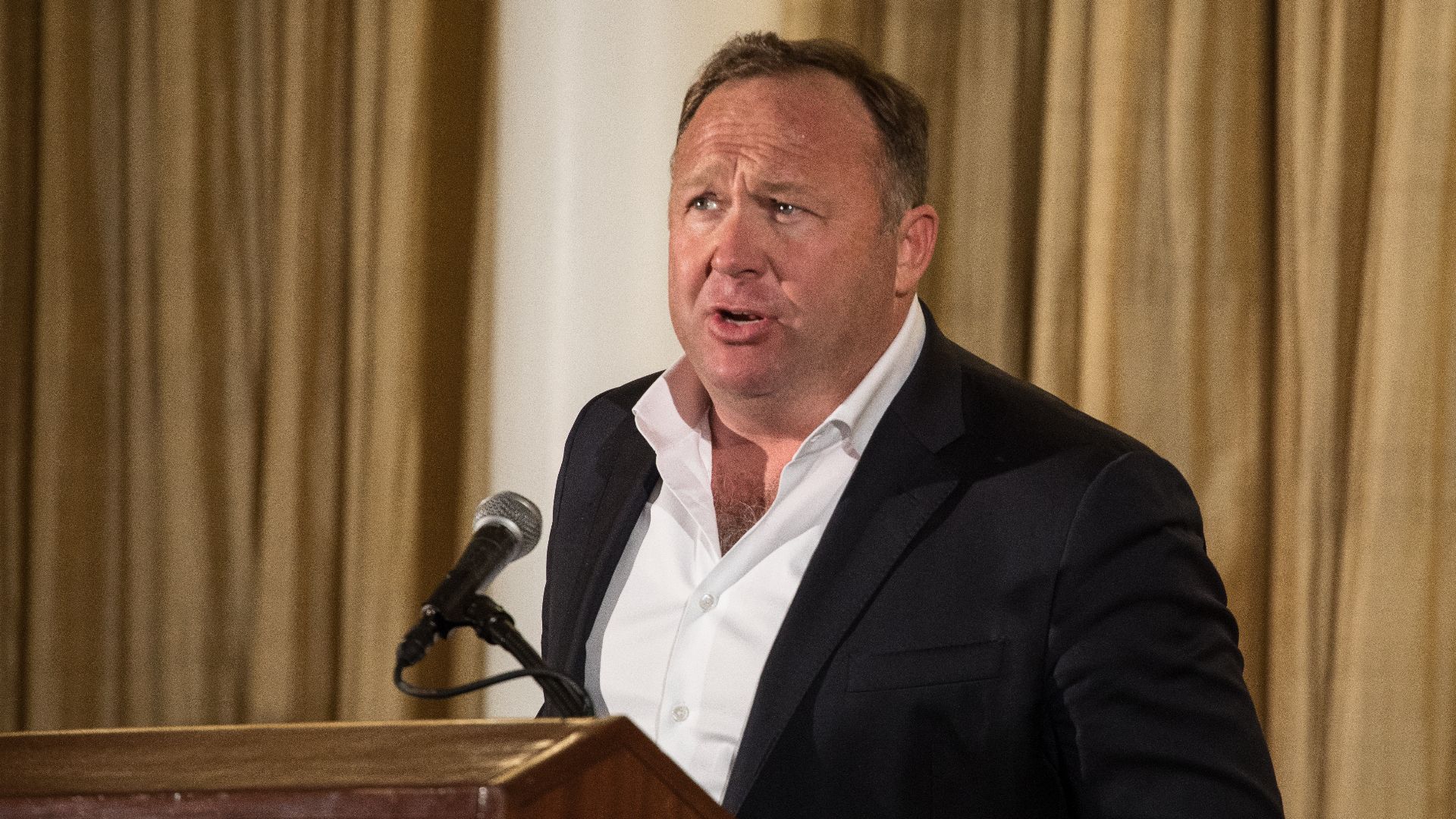 File:Alex Jones DC Press Conference 2018-2.jpg