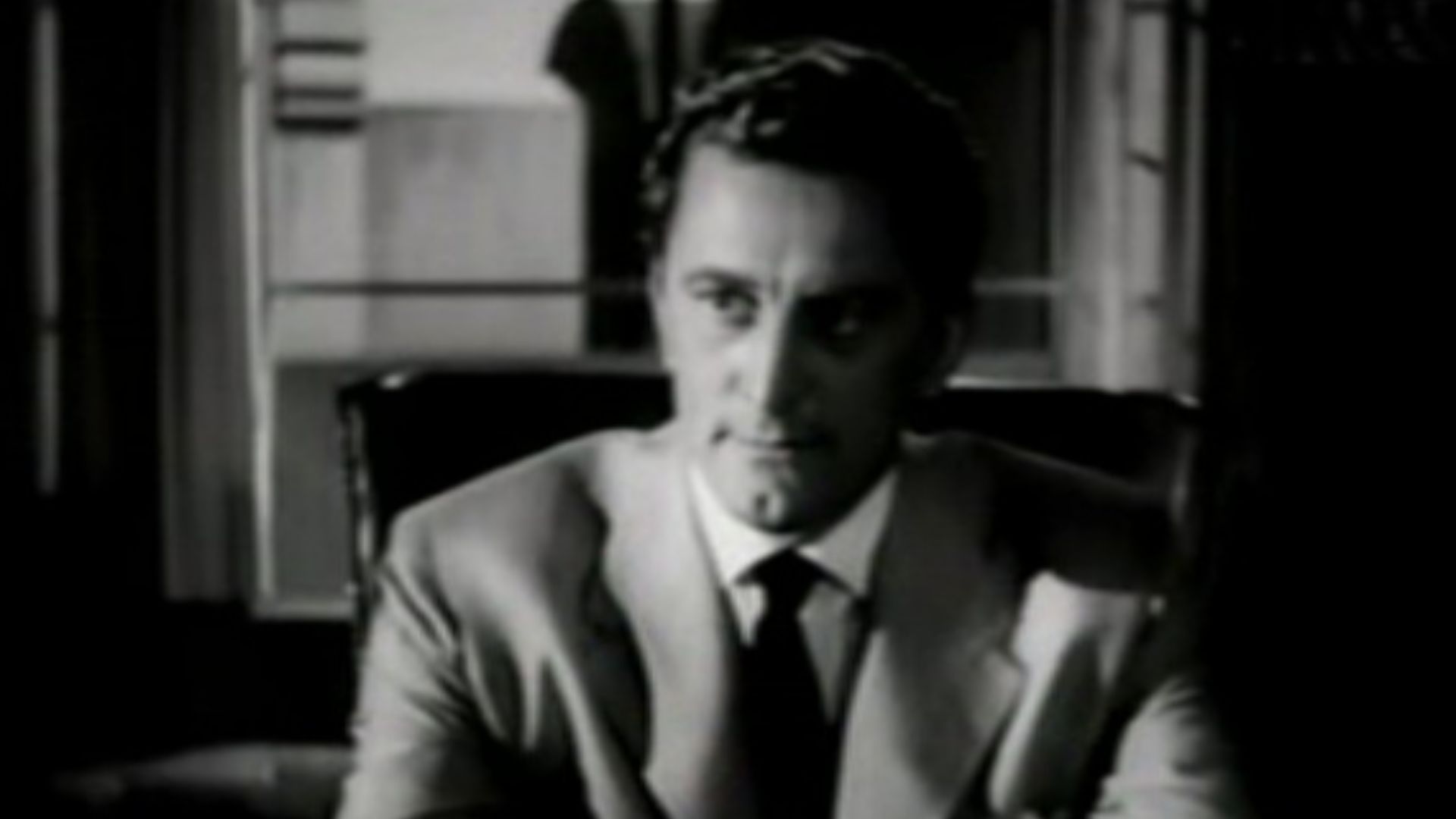 File:Kirk Douglas in The Bad and the Beautiful trailer.jpg