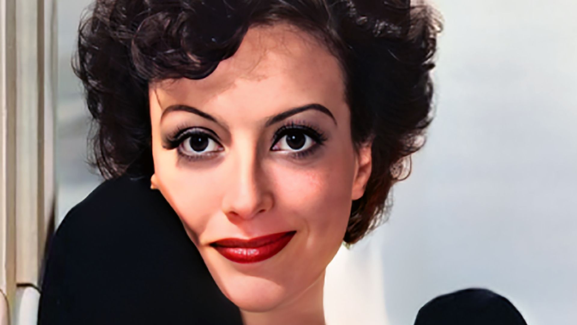 File:Joan Crawford in 1939 (cropped).png