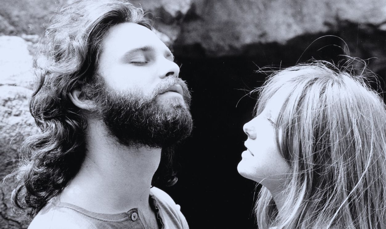 Gettyimages - 76056889, Jim Morrison and Pamela Courson Photo Shoot in Hollywood Hills, 1969 HOLLYWOOD - 1969: Singer Jim Morrison of The Doors with girlfriend Pamela Courson during a 1969 photo shoot at Bronson Caves in the Hollywood Hills, California.