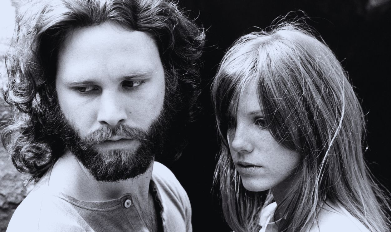 Gettyimages - 76056862, Jim Morrison and Pamela Courson Photo Shoot in Hollywood Hills, 1969 HOLLYWOOD - 1969: Singer Jim Morrison of The Doors with girlfriend Pamela Courson during a 1969 photo shoot at Bronson Caves in the Hollywood Hills, California.