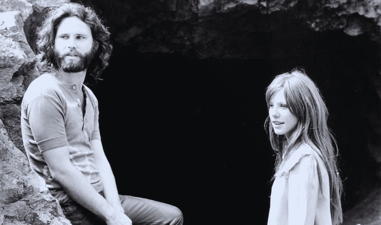 Gettyimages - 76056894, Jim Morrison and Pamela Courson HOLLYWOOD - 1969: Singer Jim Morrison of The Doors with girlfriend Pamela Courson during a 1969 photo shoot at Bronson Caves in the Hollywood Hills, California.