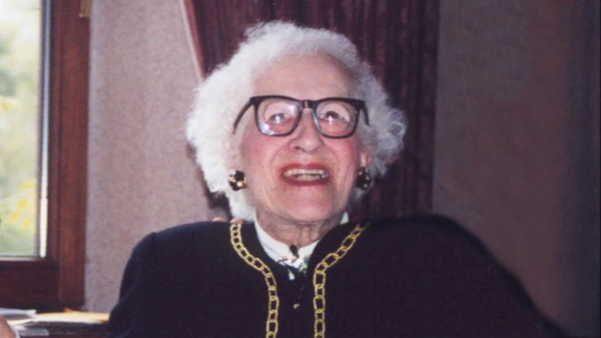 File:Millvina dean-april 1999.jpg