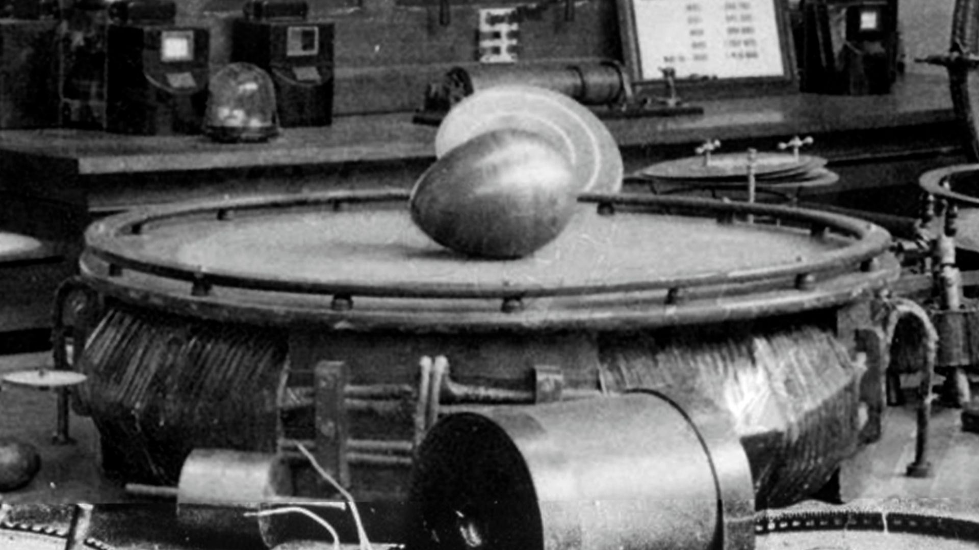 File:Nikola Tesla's Egg of Columbus at 1893 Chicago Columbian Exposition World's Fair.png