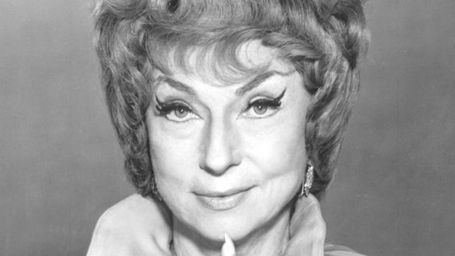 File:Agnes Moorehead Bewitched 1969.JPG