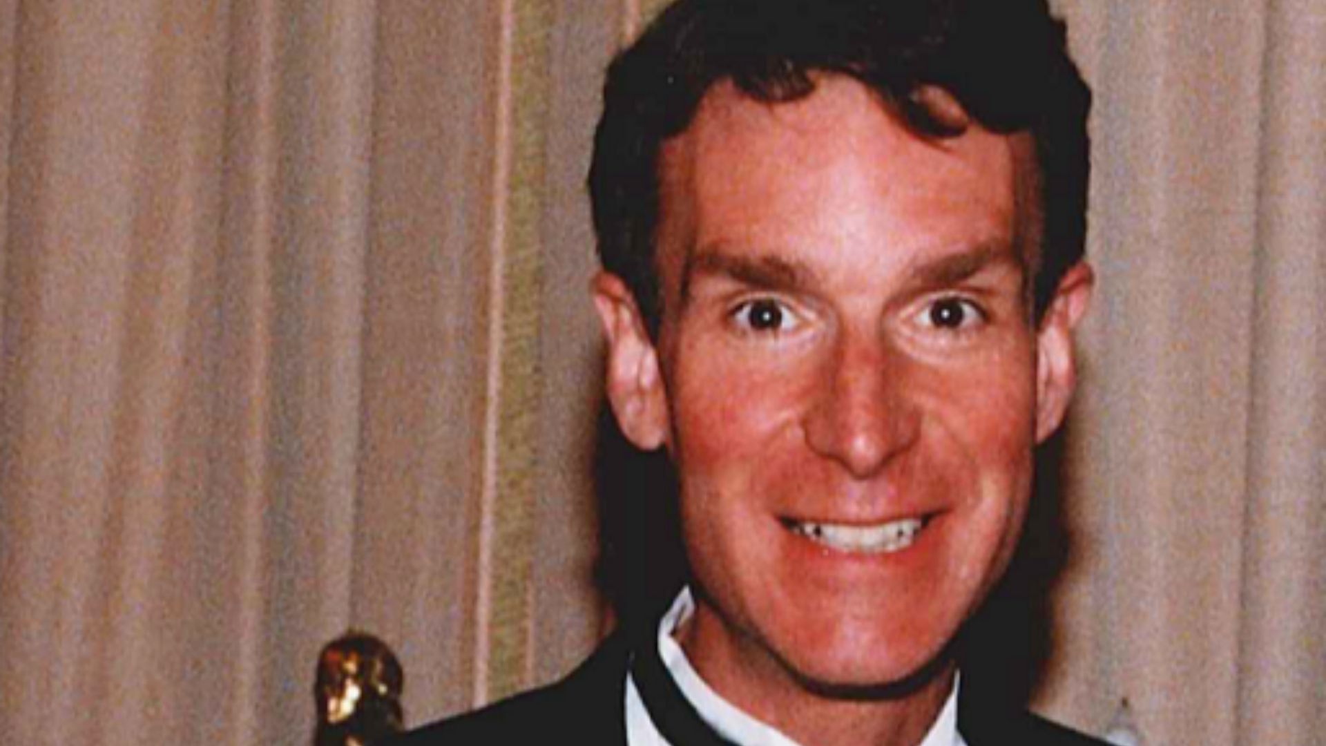 File:1999 Bill Nye receives Public Service Award from National Science Board (cropped to Nye).png