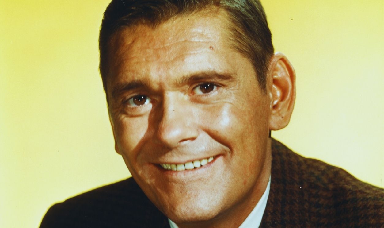 Gettyimages - 119452937, Bewitched Dick York (1928-1992), US actor, posing against a yellow background in a publicity portrait issued for the US television series, 'Bewitched', USA, circa 1967. The sitcom starred York as 'Darrin Stephens'.
