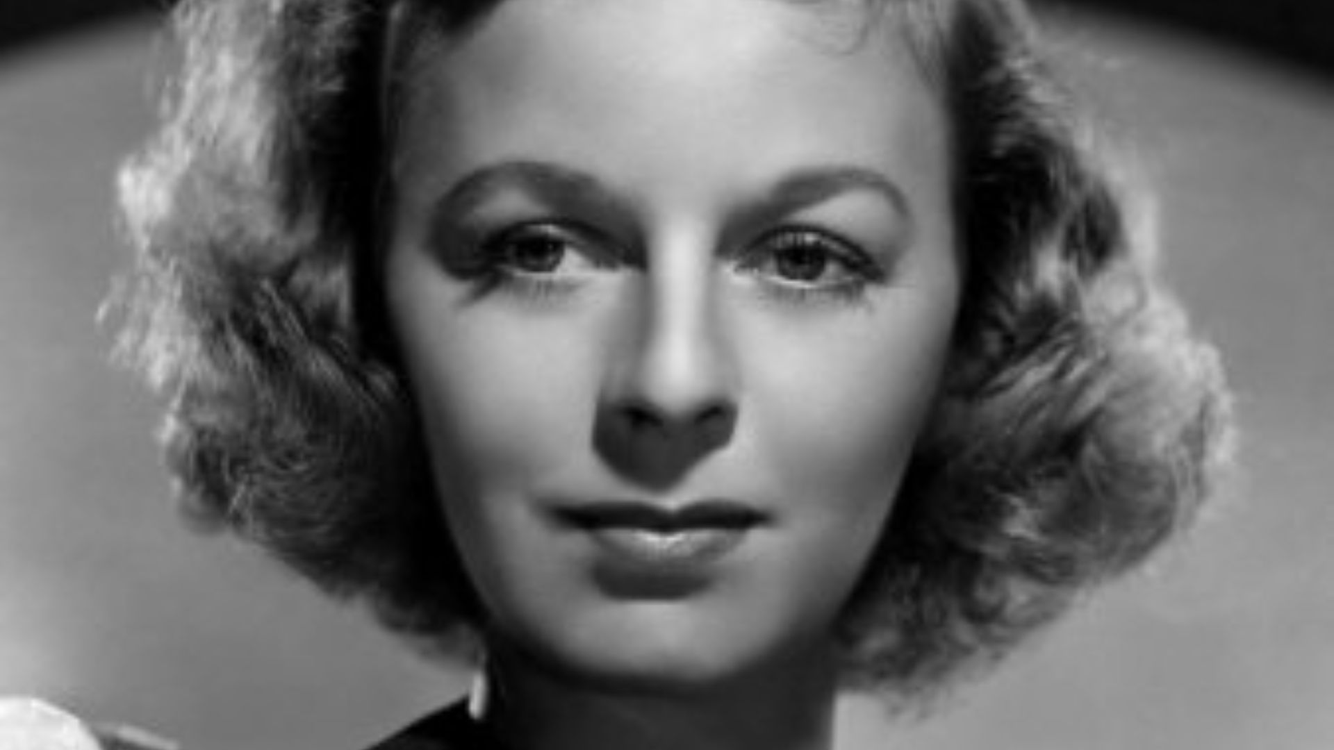 File:Studio publicity Margaret Sullavan.jpg