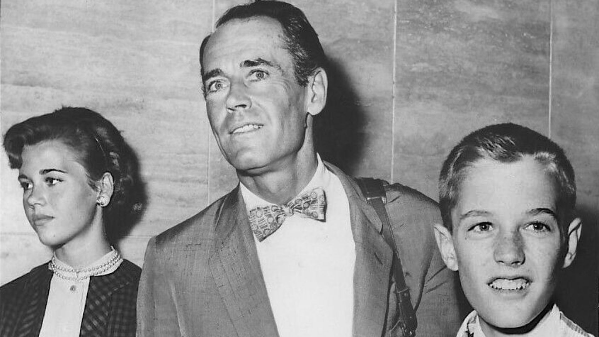 File:Jane Fonda & Henry Fonda & Peter Fonda, 1950s.jpg