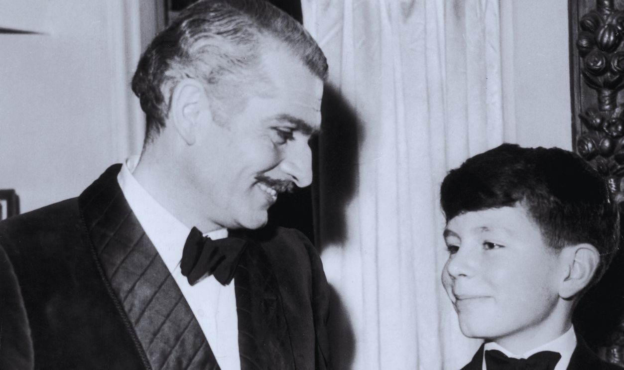 Gettyimages - 3246498, Olivier And Son 19th January 1950: Laurence Olivier (1907 - 1989) with his 13 year old son Tarquin after starring in the first performance of Christopher Fry's play 'Venus Observed' at St James Theatre.