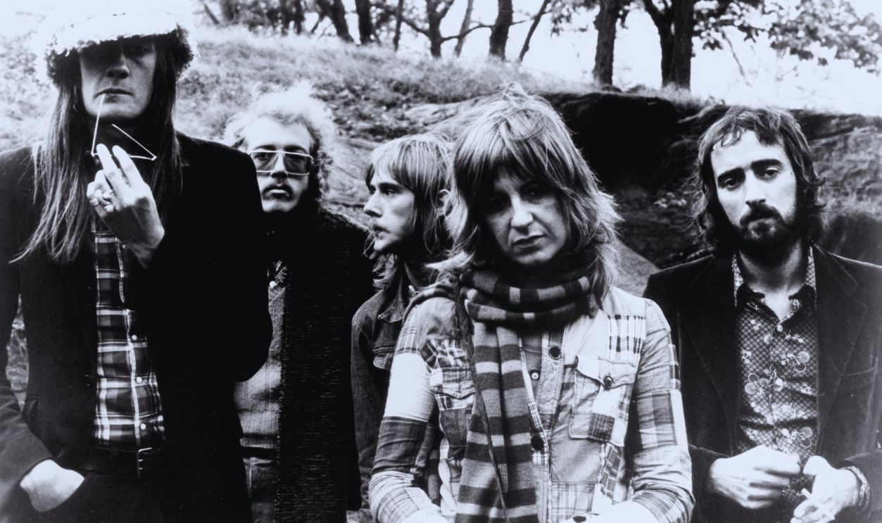 Gettyimages - 74271659, Fleetwood Mac Portrait CIRCA 1971: (L-R) Mick Fleetwood, Bob Welch, Danny Kirwan, Christine McVie and John McVie of the rock group 