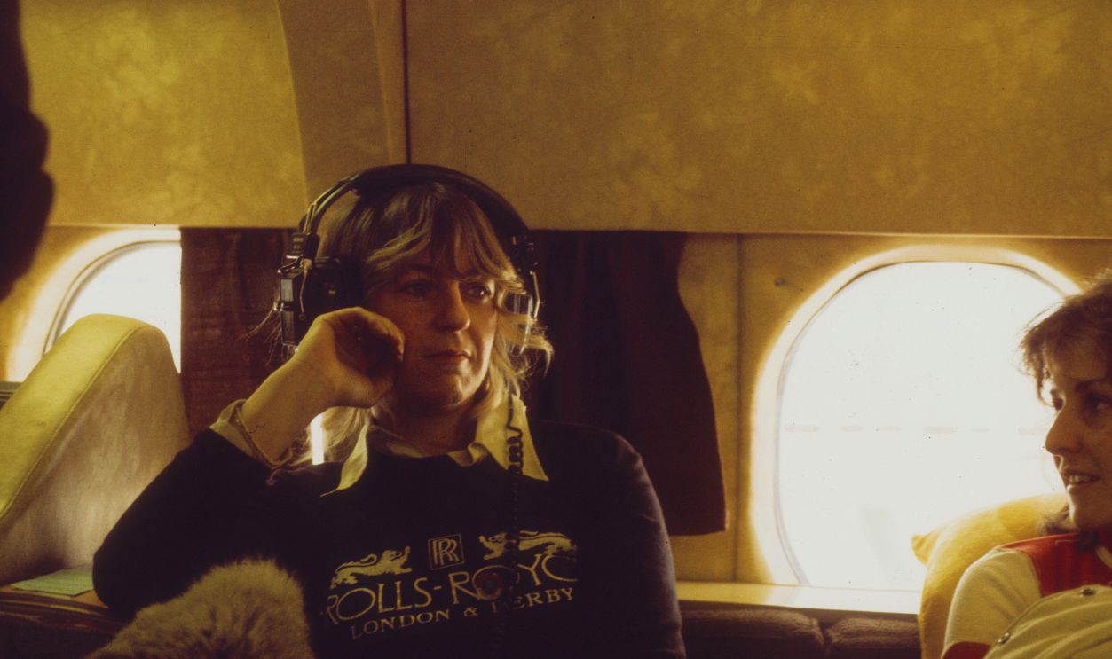  Gettyimages - 160715171, Fleetwood Mac With Their Plane CIRCA 1975: Singer Christine McVie of the Rock group 'Fleetwood Mac' on board their private jet in circa 1975.