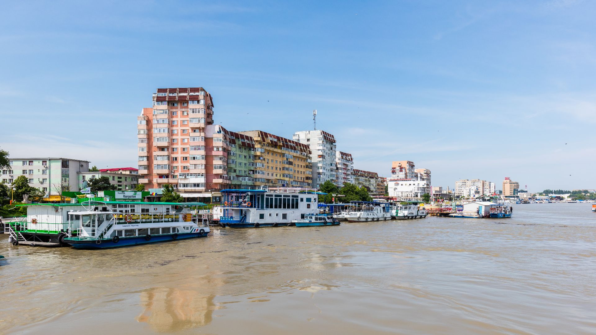 File:Puerto de Tulcea, Rumanía, 2016-05-28, DD 07.jpg