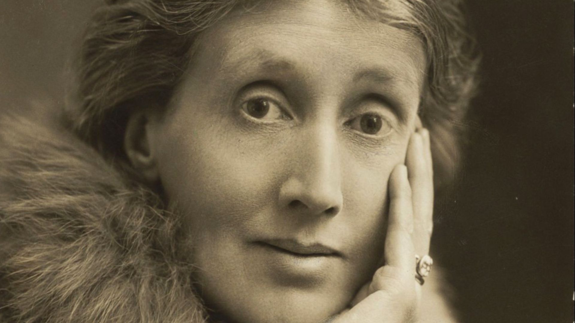 File:Virginia Woolf 1927.jpg