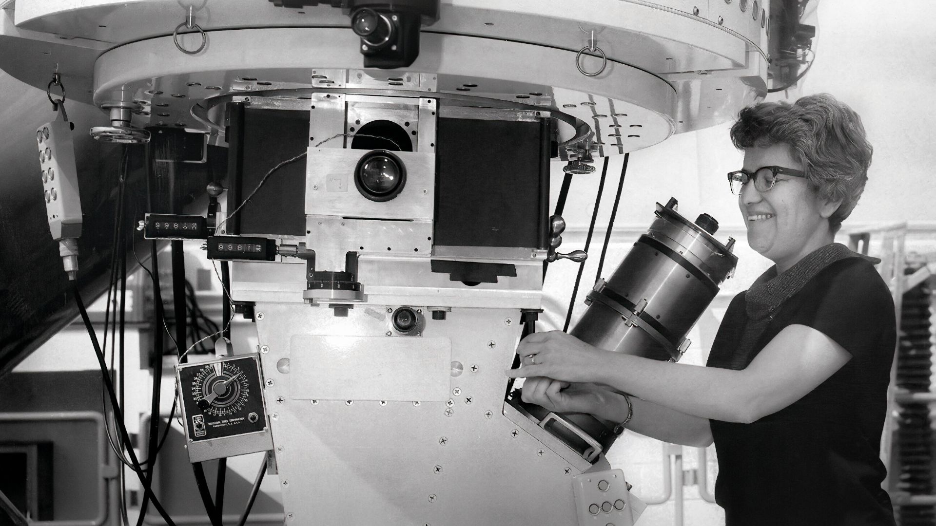 File:Vera Rubin using Kitt Peak National Observatory's 36-inch telescope.jpg
