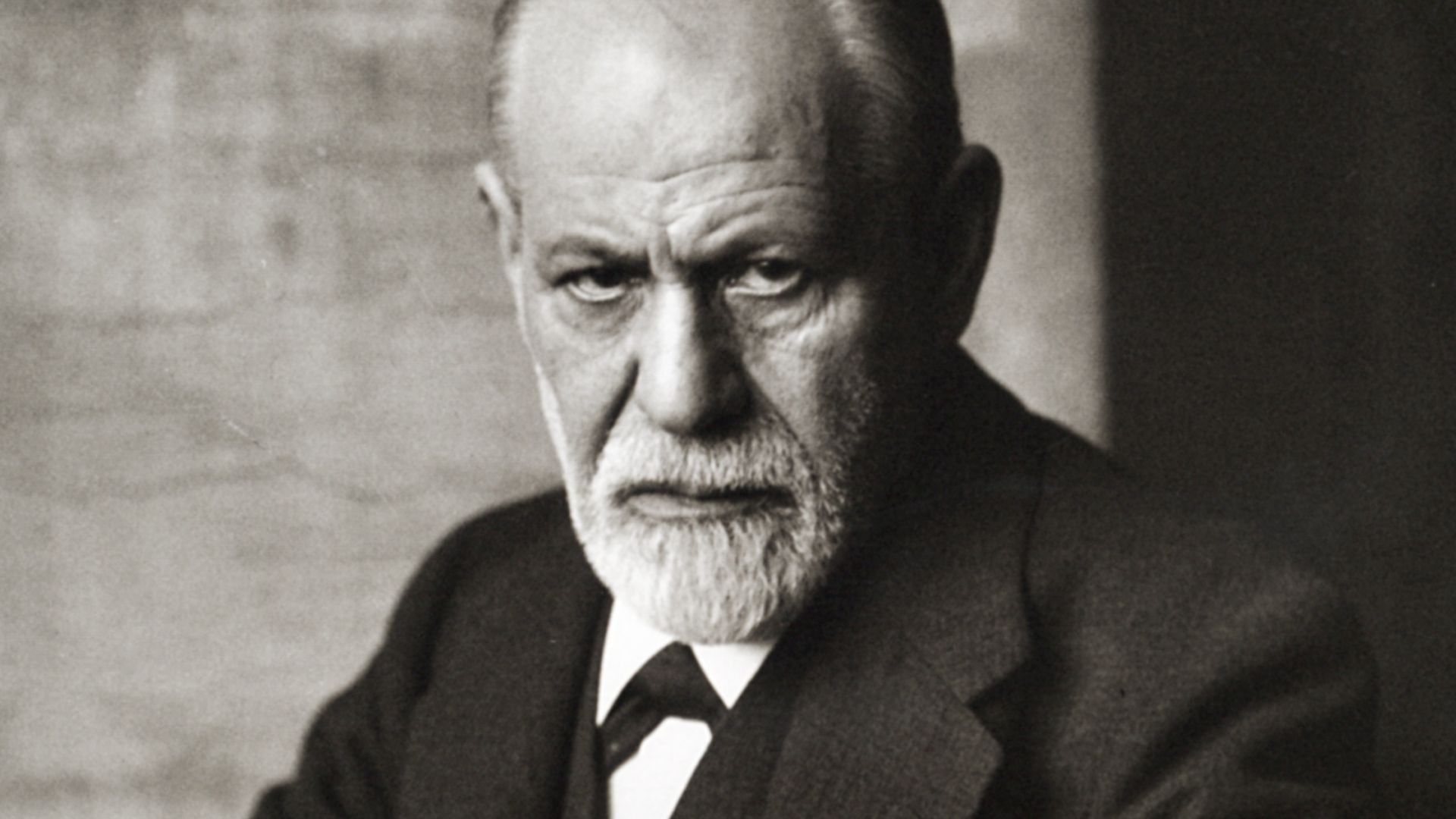 File:Sigmund Freud 1926.jpg