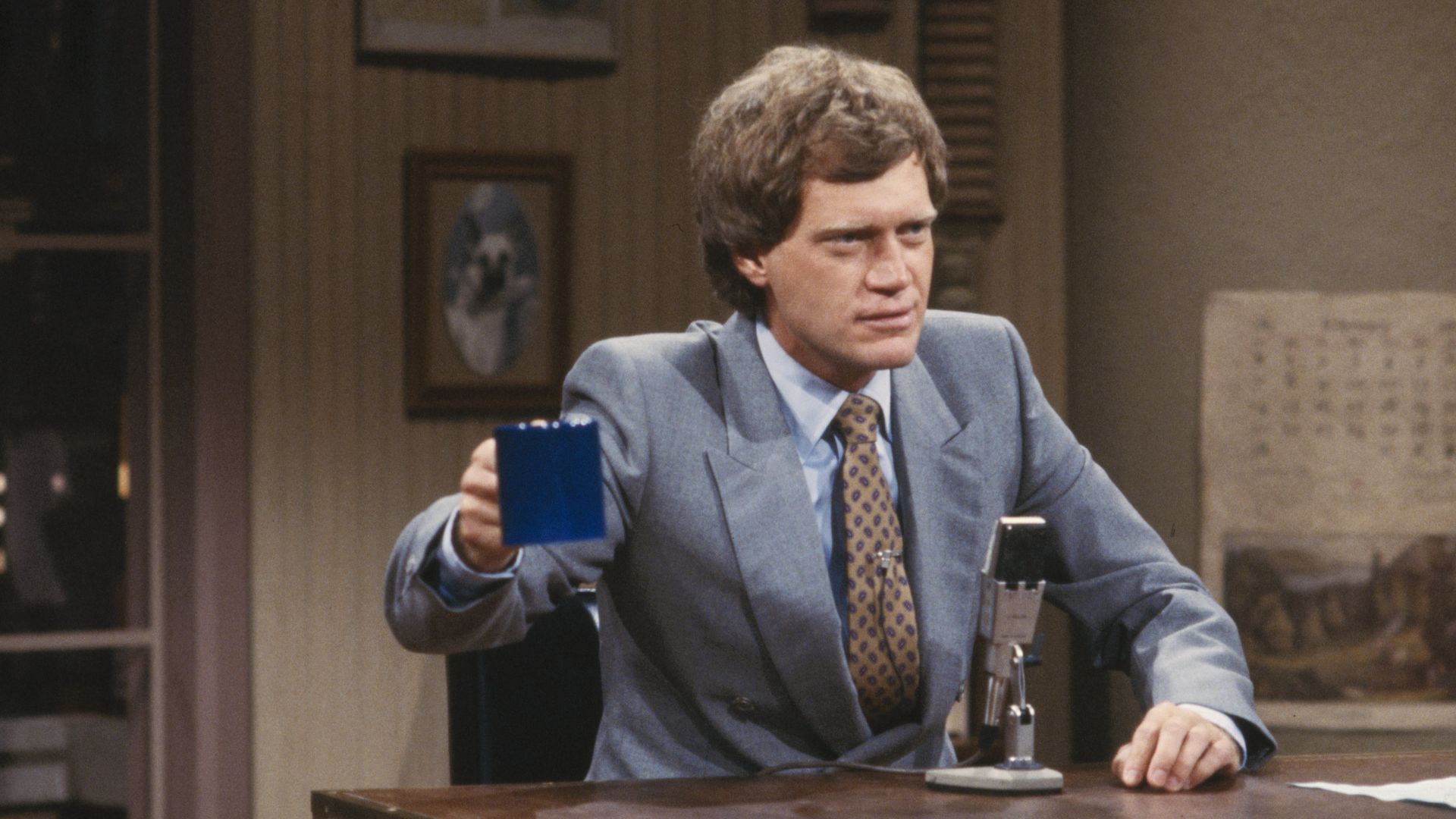 File:David Letterman hosting Late Night show, 1982.jpg