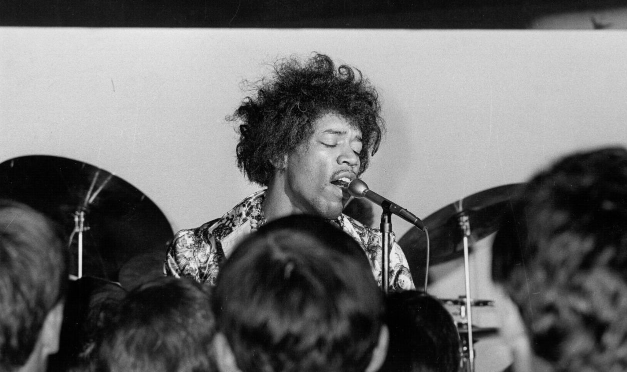 Gettyimages - 74312504, Jimi Hendrix With A Flying V ANN ARBOR - AUGUST 15: Rock guitarist Jimi Hendrix of the rock band