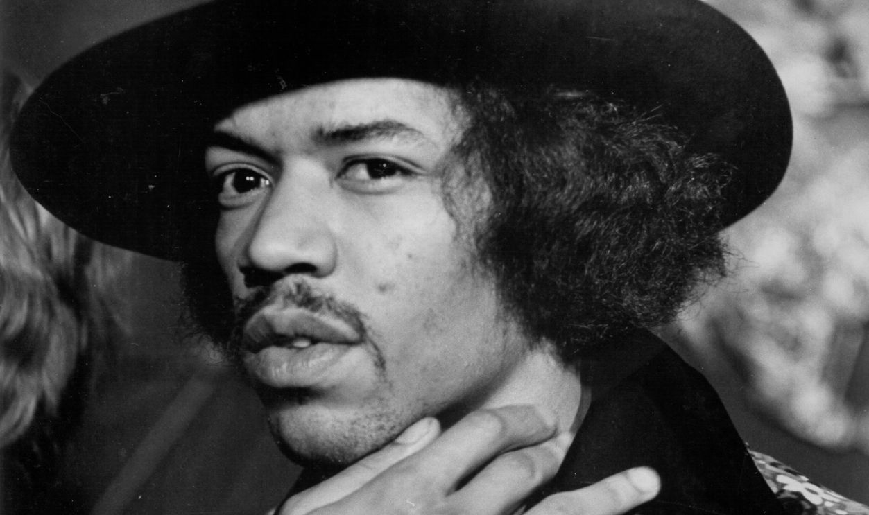 Gettyimages- 74275346, Hendrix Press Conference Rock guitarist Jimi Hendrix (1942-1970) gives a press conference for his performance at the Hollywood Bowl on September 14, 1968 in Los Angeles, California. 