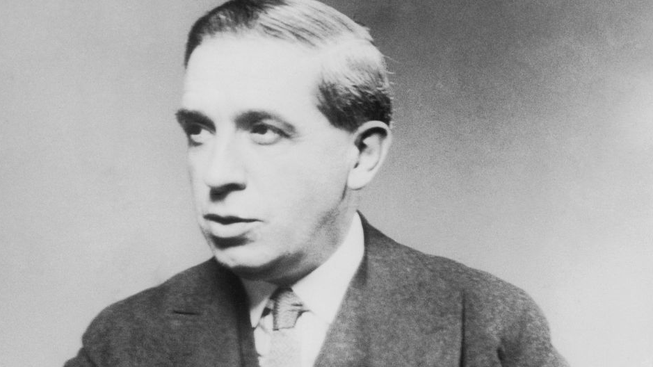 Charles Ponzi in court arguing his own case before juriors.