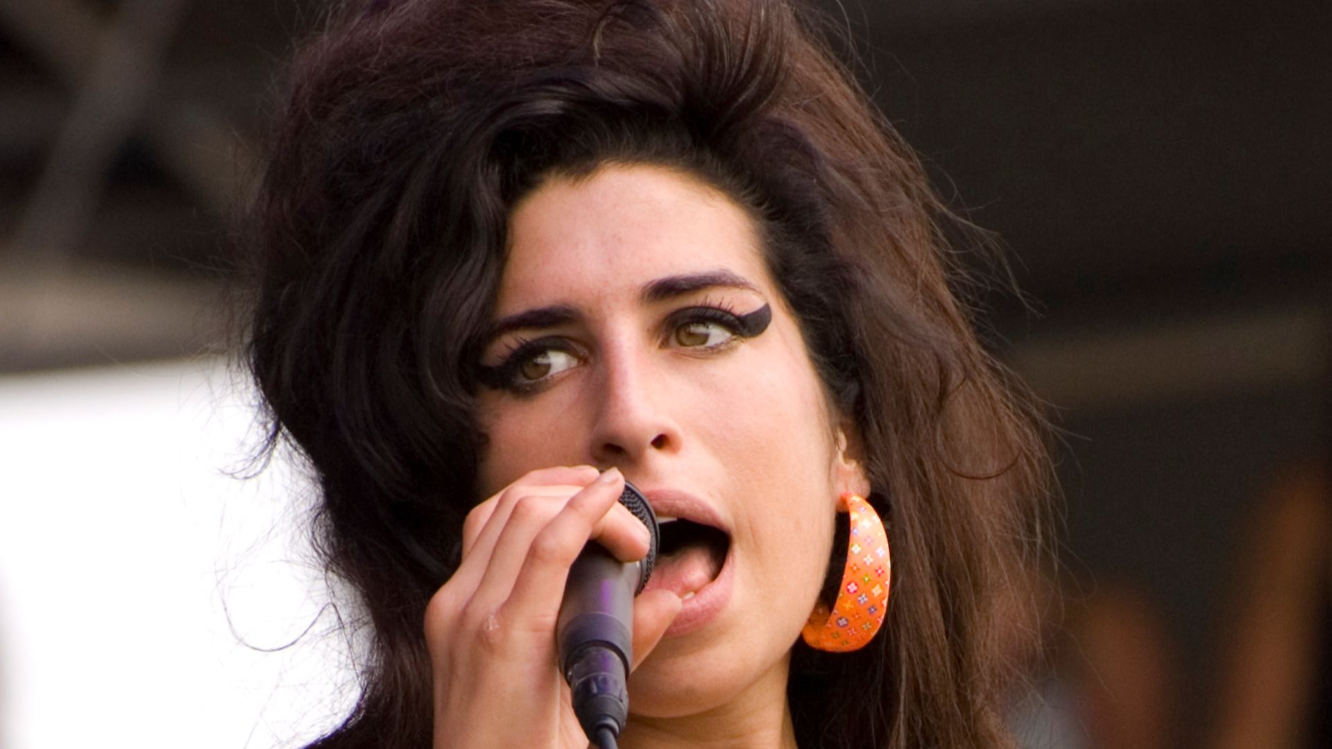 File:Amy Winehouse -Virgin Festival, Pimlico, Baltimore, Maryland-4August2007.jpg