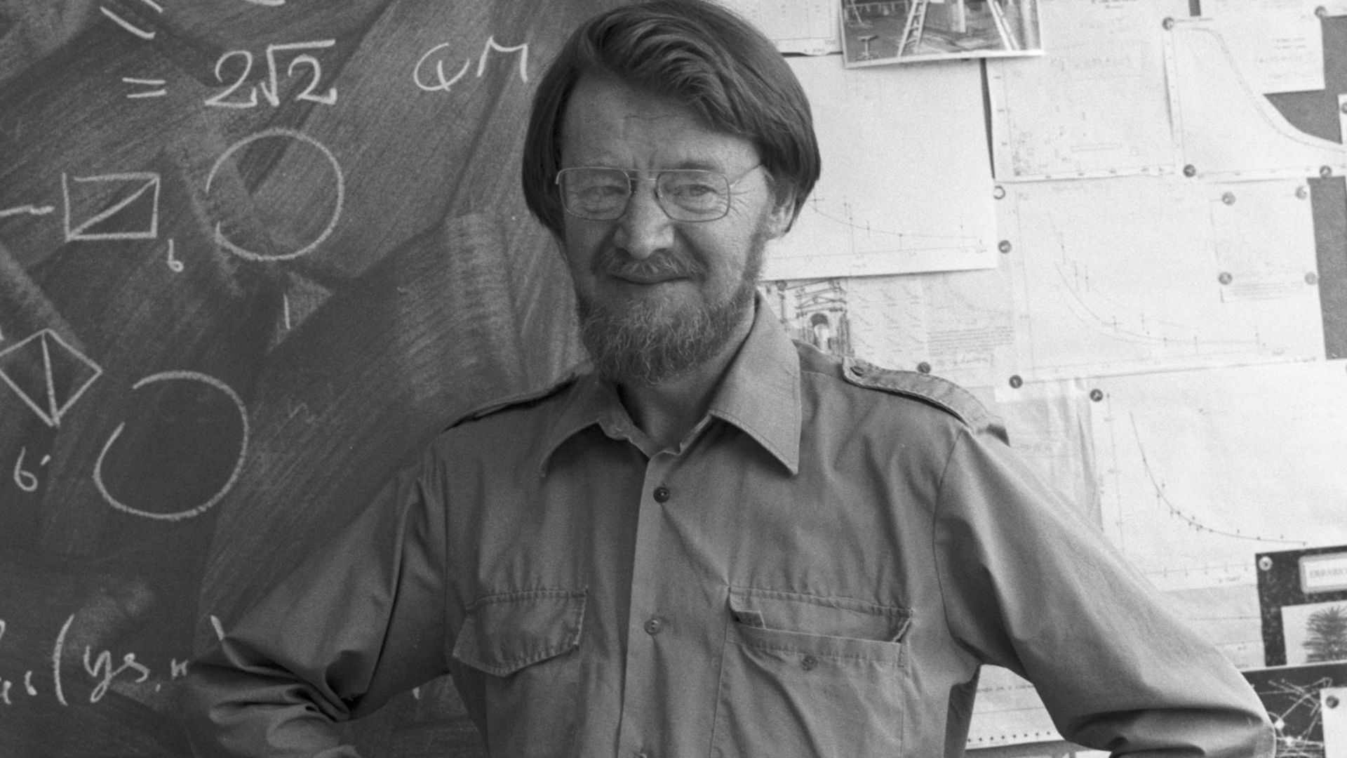 File:John bell 2 (cropped).png