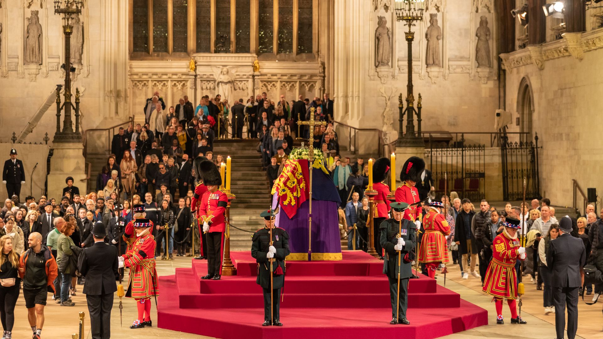 File:Elizabeth II Lying-in-State - 02.jpg