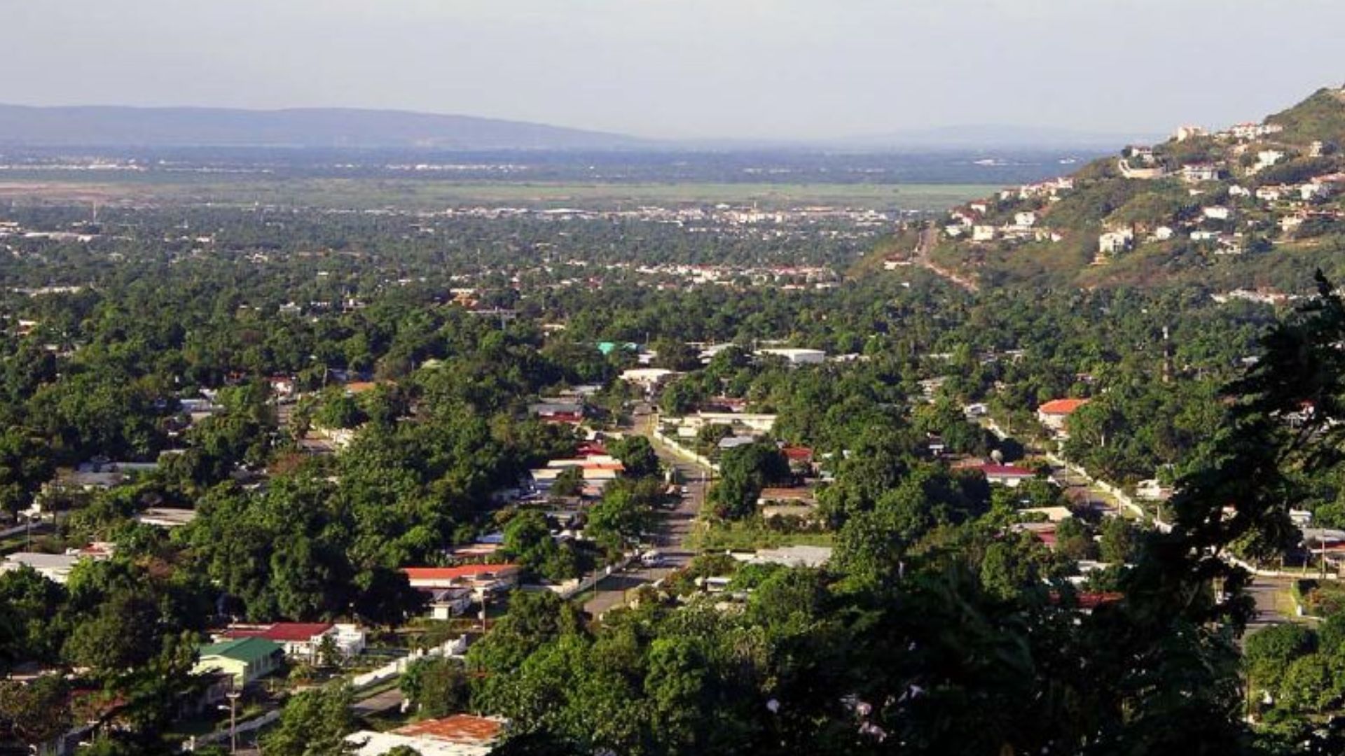 File:Northern suburbs of Kingston, Jamaica.jpg