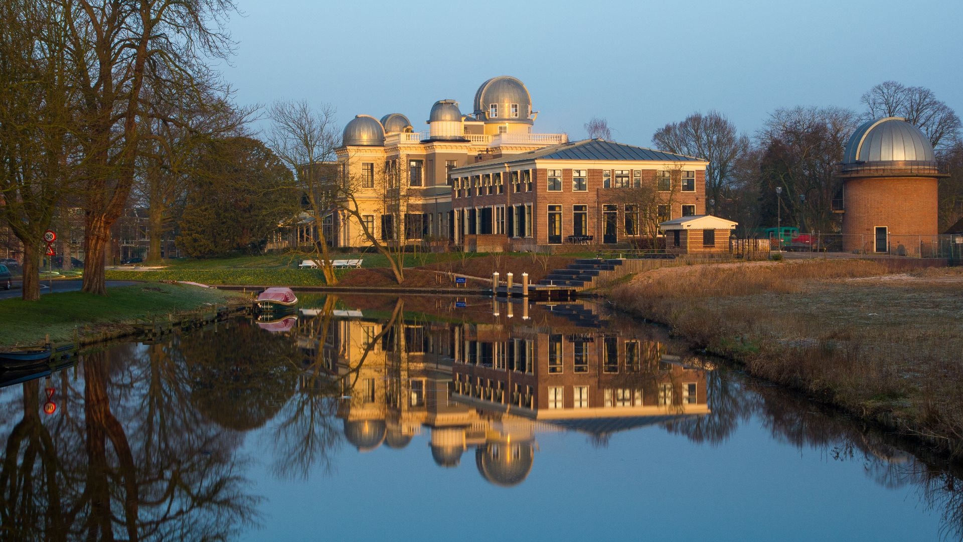 File:Oude Sterrewacht, Leiden.jpg