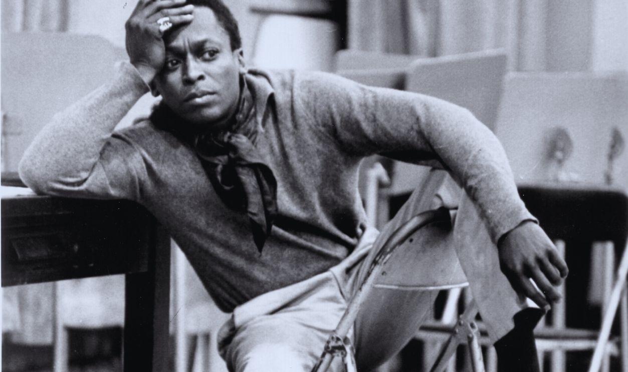 Gettyimages - 74259964, Recording At 30th Street Studios NEW YORK - CIRCA 1959: Jazz trumpeter Miles Davis records at 30th Street Studios in circa 1959 in New York City, New York. Photo by: Vernon L. Smith