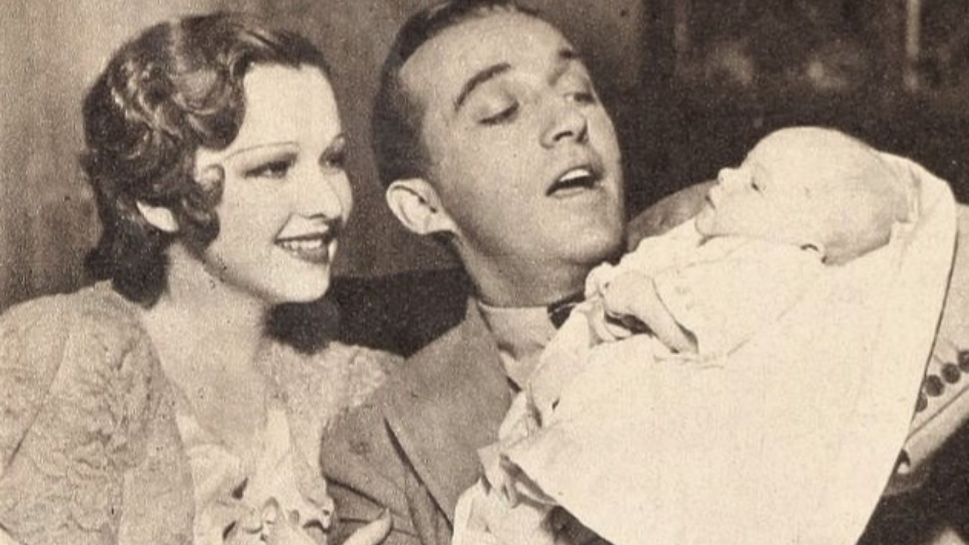 File:Dixie Lee with Bing Crosby and their first son Gary Crosby, 1933.jpg