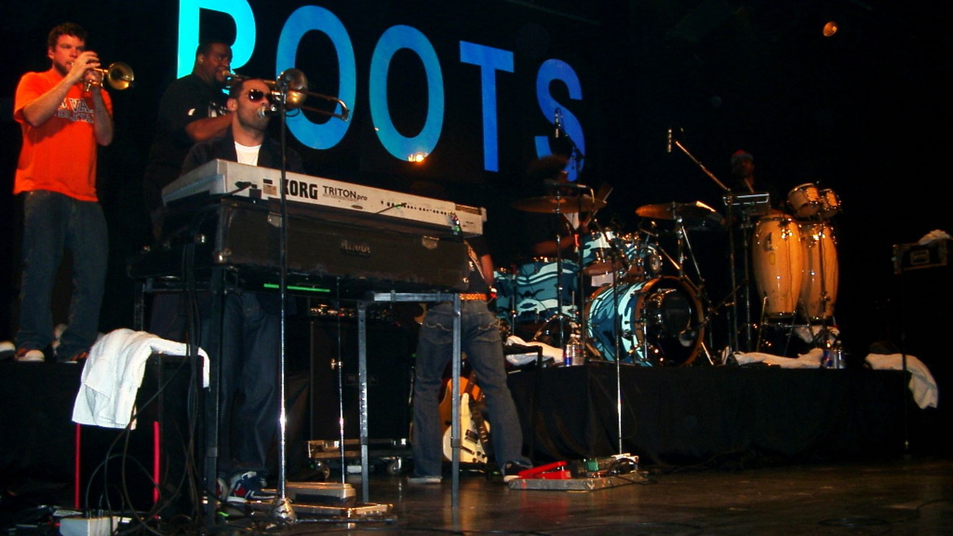 File:The Roots 2007.jpg