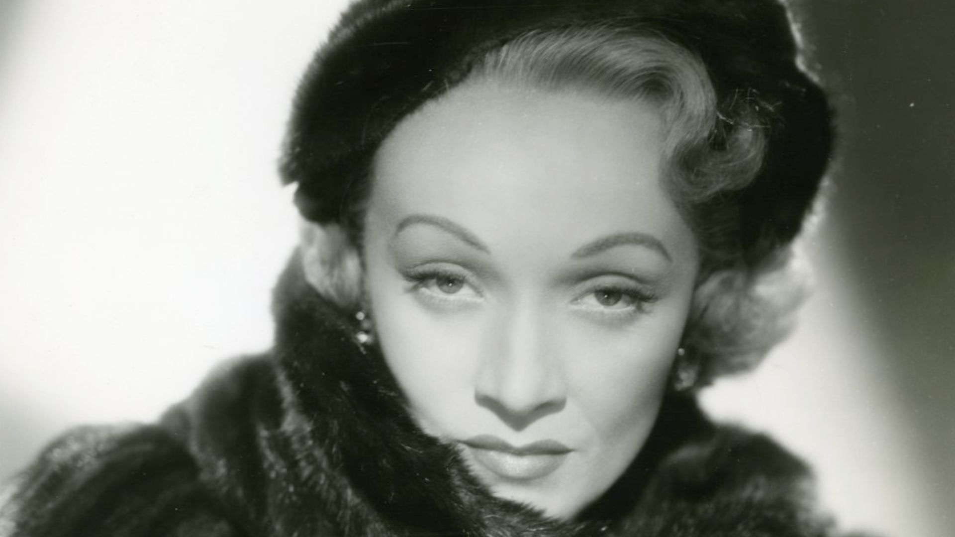 File:Marlene Dietrich in No Highway (1951).jpg