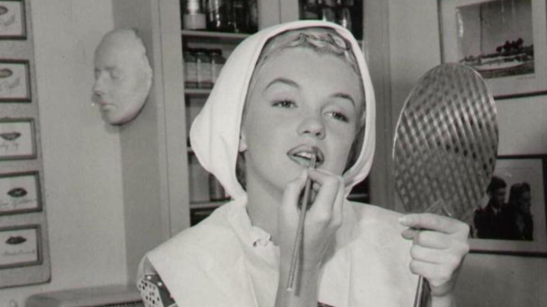 File:Marilyn2-by Cronenweth.JPG