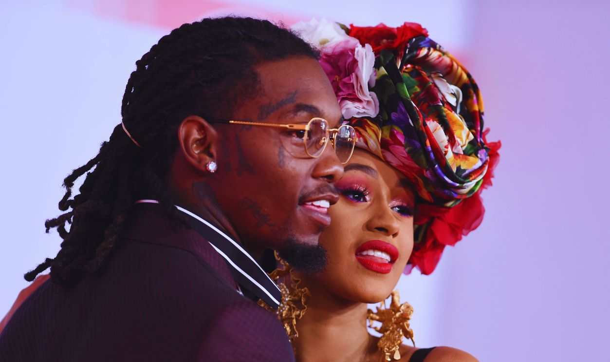 Gettyimages - 1048416878, US-ENTERTAINMENT-AMERICAN MUSIC AWARDS-ARRIVALS US rapper Cardi B (R) and US rapper Offset arrive at the 2018 American Music Awards on October 9, 2018, in Los Angeles, California.