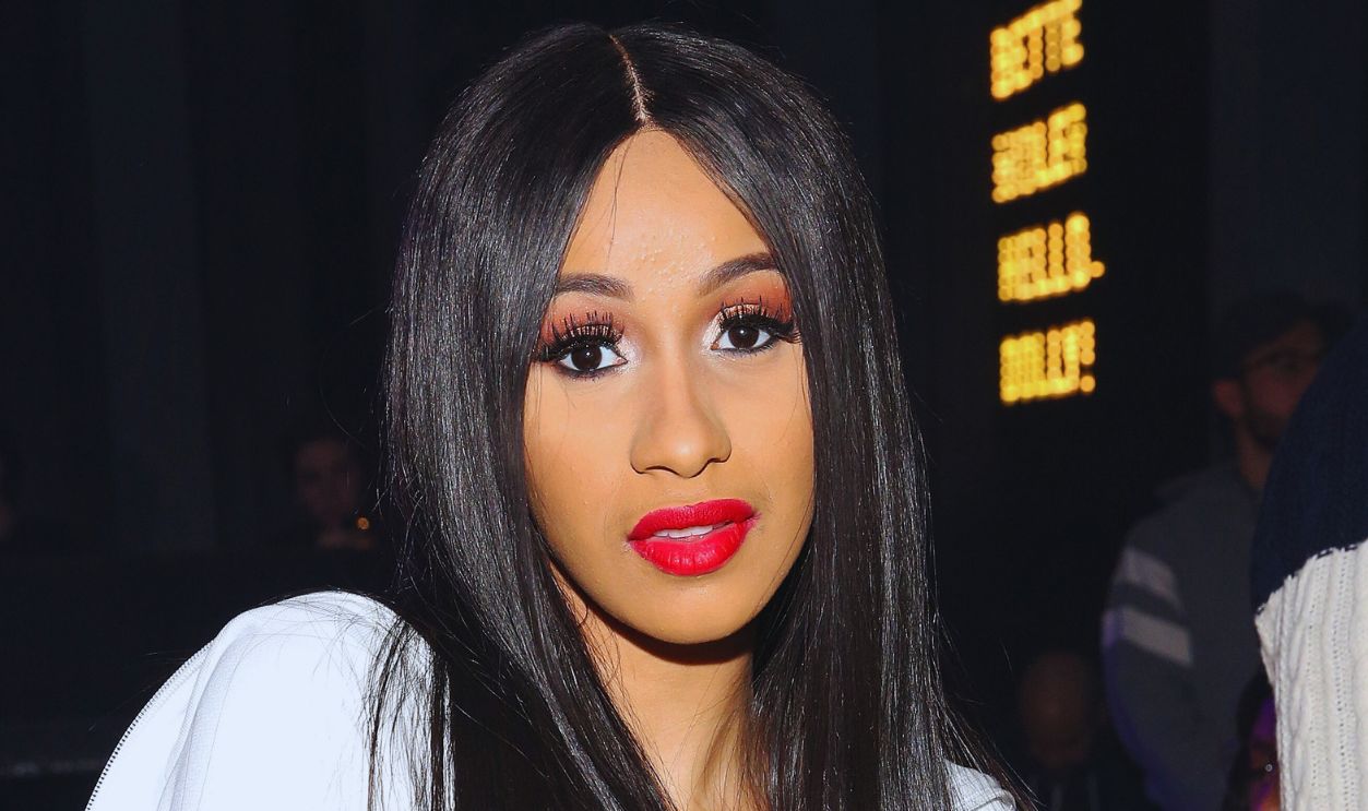 Gettyimages - 634636542, VFILES - Front Row - February 2017 - New York Fashion Week NEW YORK, NY - FEBRUARY 10: Cardi B attends VFILES Front Row during New York Fashion Week on February 10, 2017 in New York City.