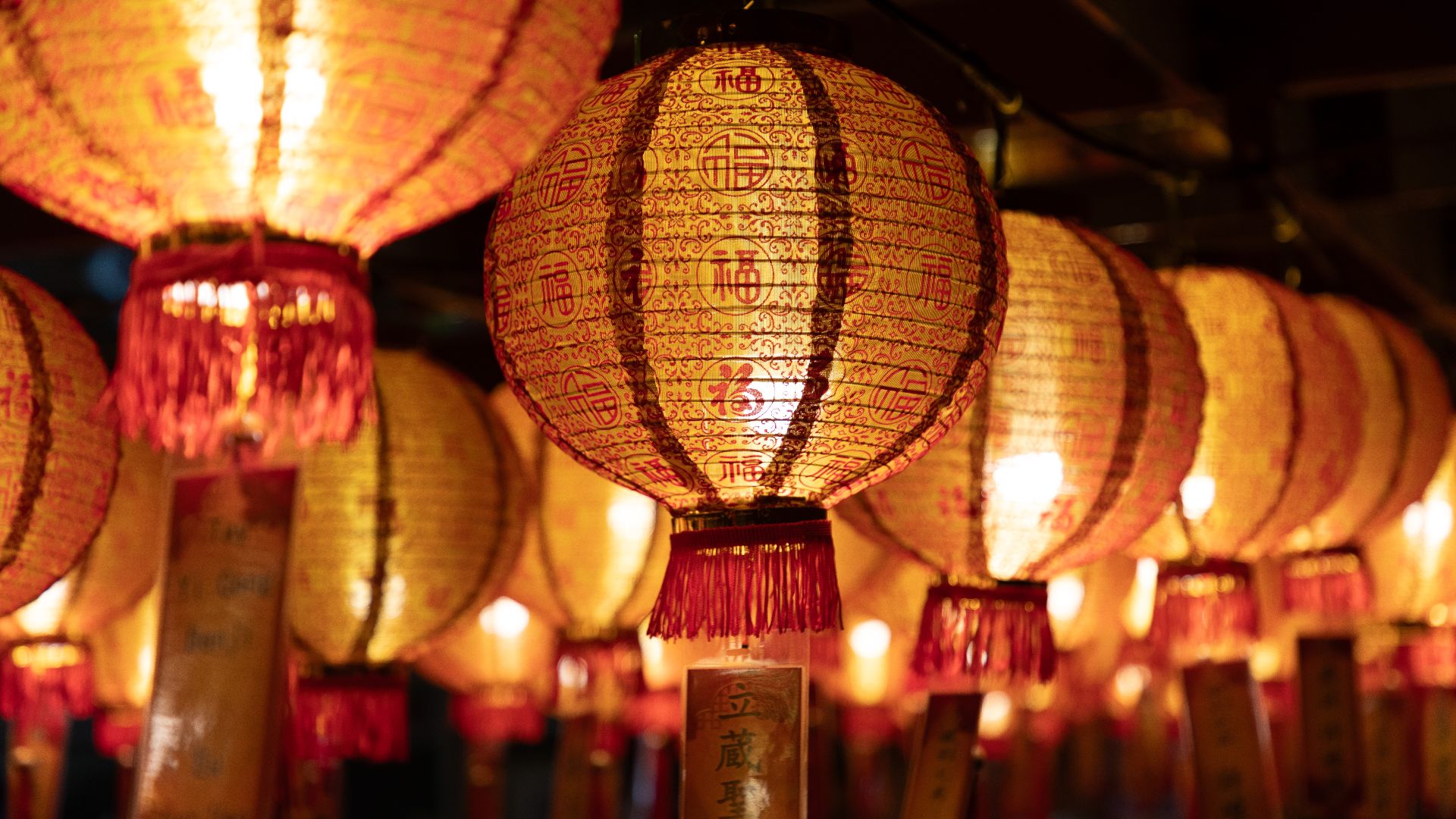 File:Chinese lanterns yellow model.jpg