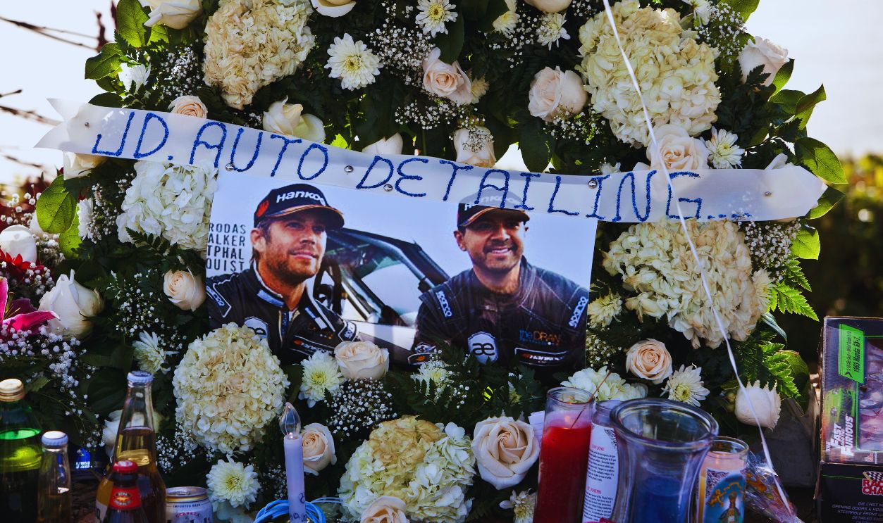 Gettyimages - 539931152, USA - Paul Walker and Roger Rodas Memorial in Valencia