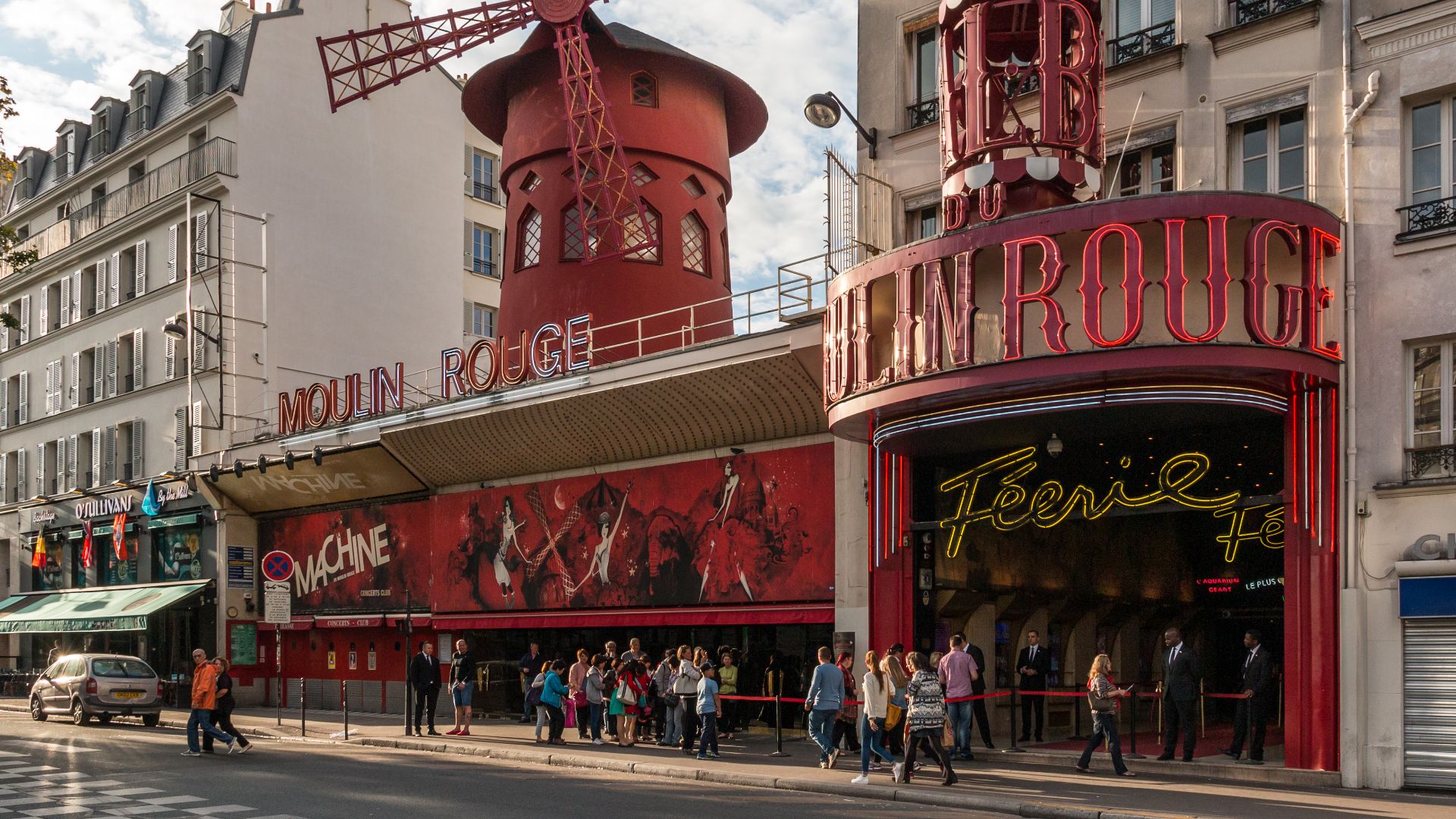 File:Paris, Moulin Rouge -- 2014 -- 1220.jpg