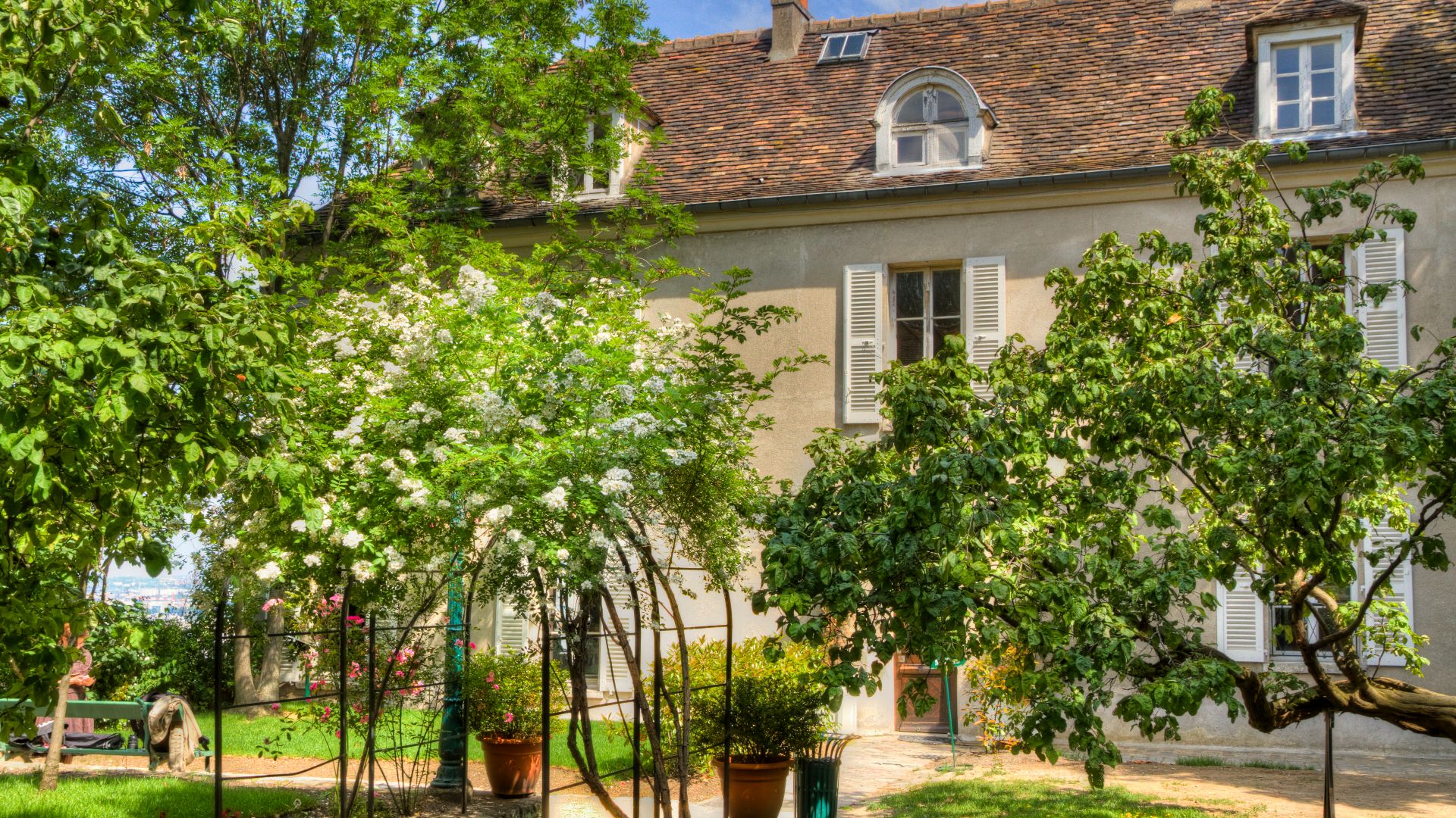 File:Musée de Montmartre - maison du Bel Air.jpg