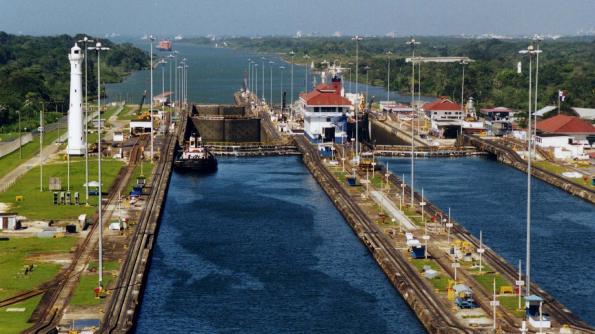 File:Panama Canal Gatun Locks.jpg