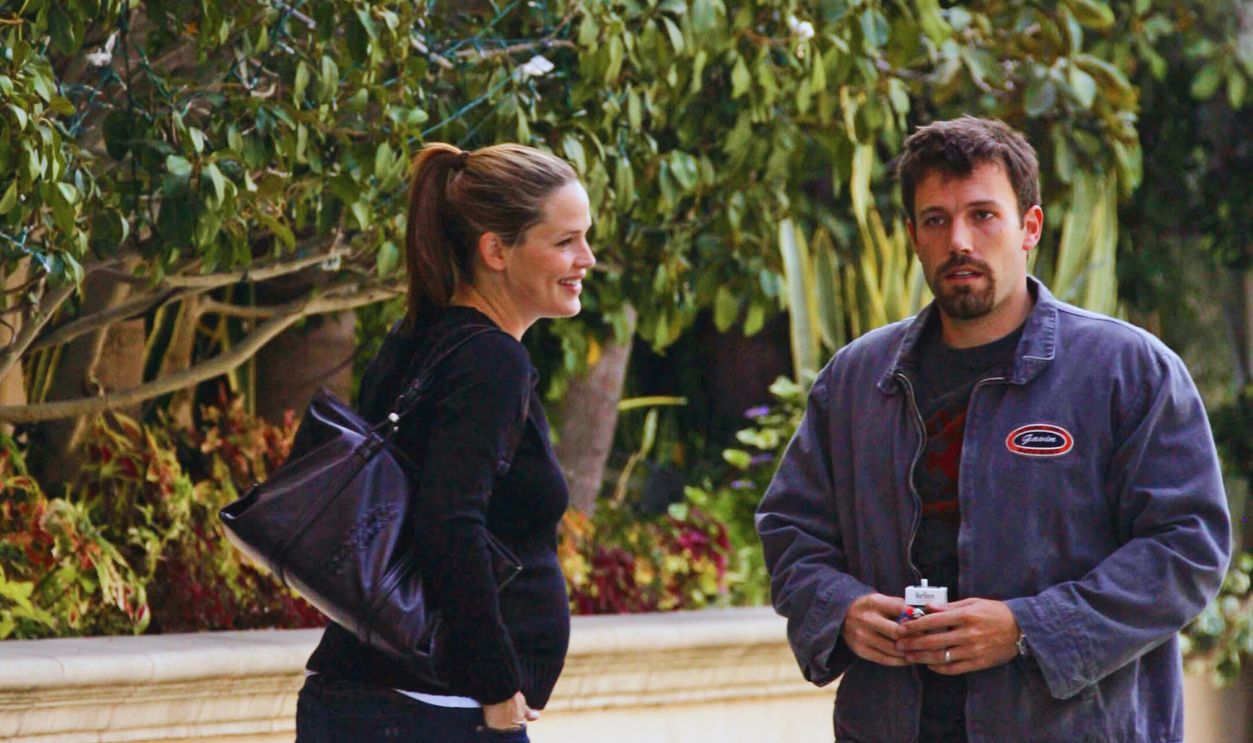 Gettyimages - 1455157438, Celebrity Sightings - Bauer-Griffin - 2005 LOS ANGELES, CA - OCTOBER 09: Jennifer Garner and Ben Affleck are seen on October 09, 2005 in Los Angeles, California.