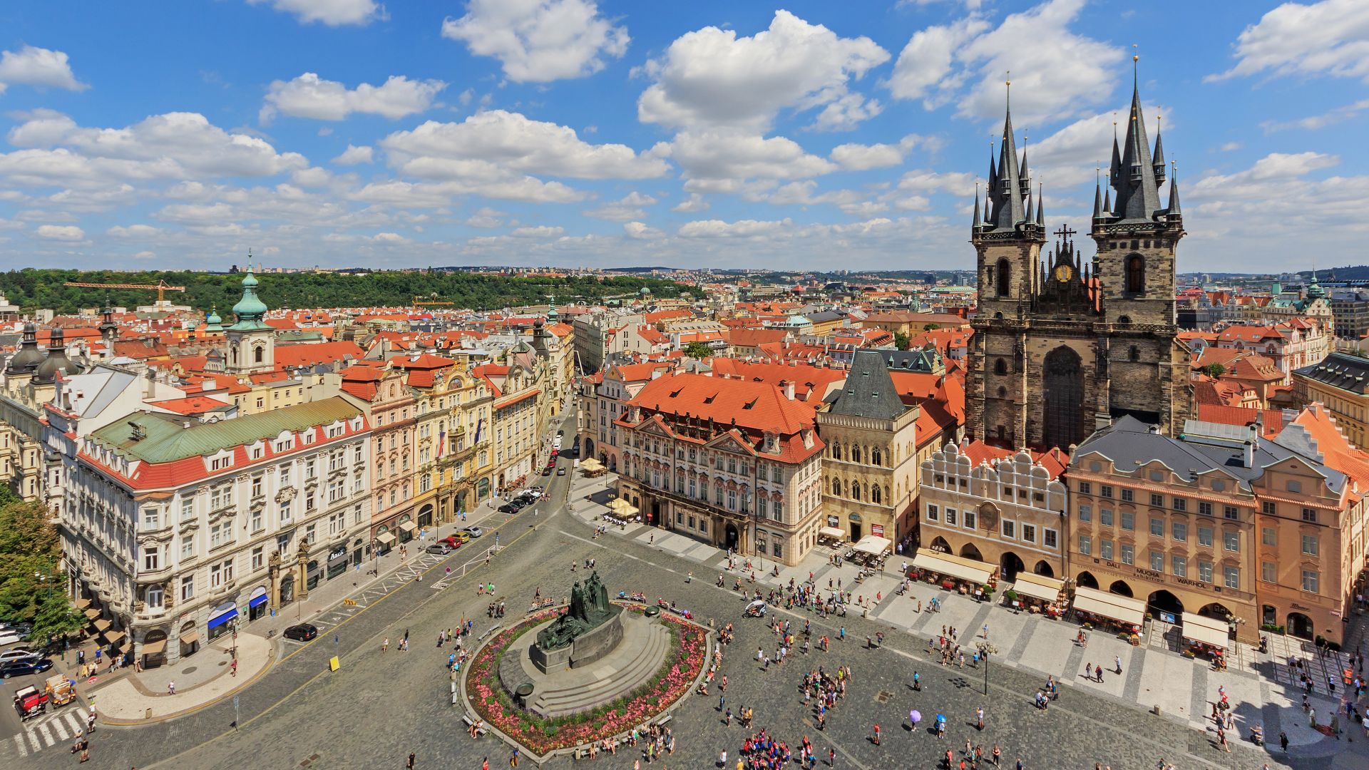 File:Prague 07-2016 View from Old Town Hall Tower img3.jpg