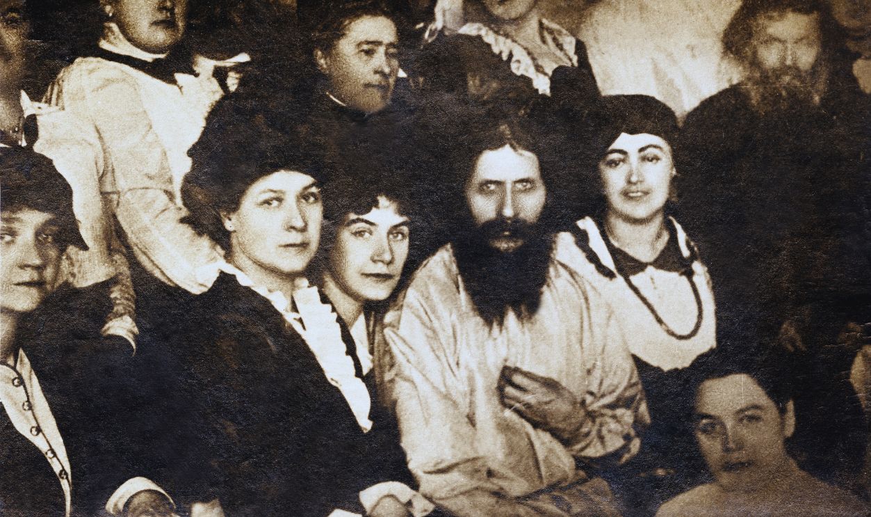 Gettyimages - 526192428, Celebrated Mystic Russian mystic Grigori Rasputin (1869 - 1916)among his followers, Russia, circa 1907.