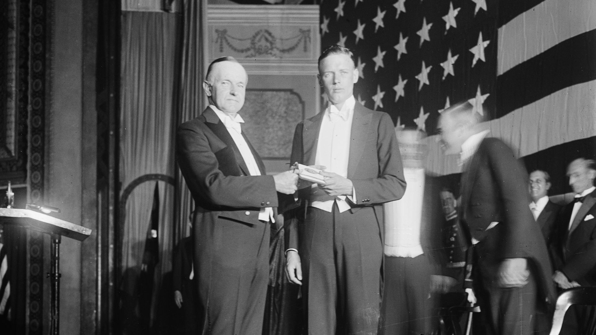 File:Calvin Coolidge and Charles Lindbergh LCCN2016888536.jpg