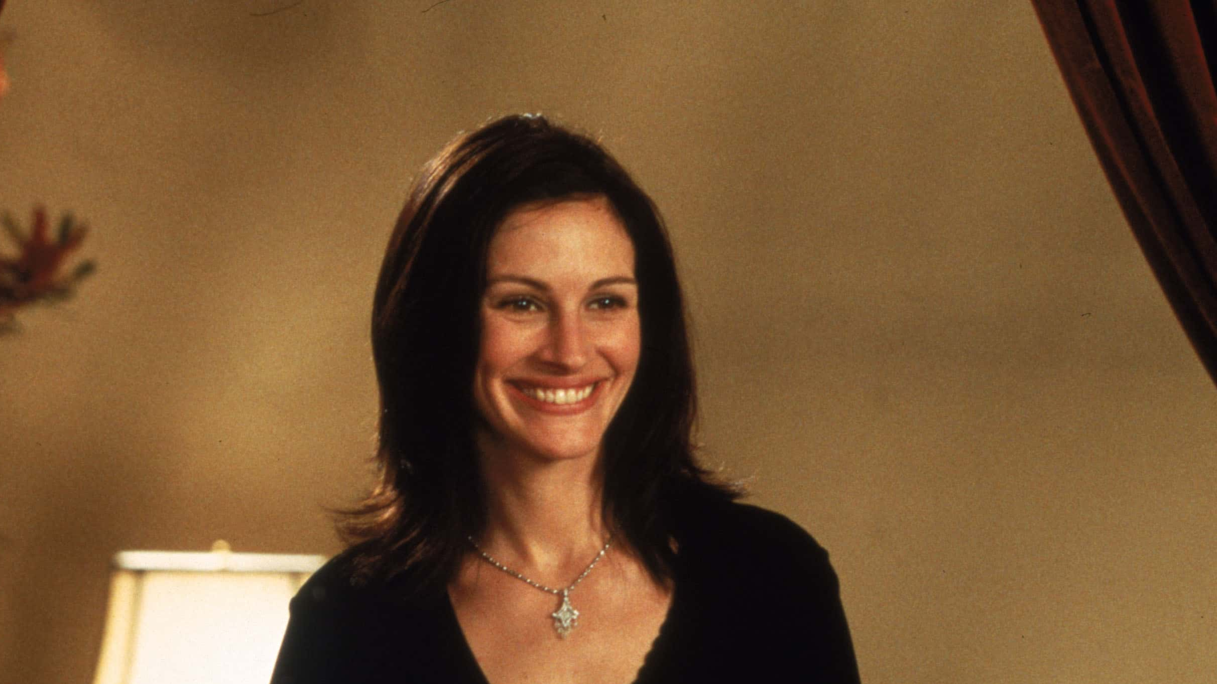 Actress Julia Roberts wearing a black shirt