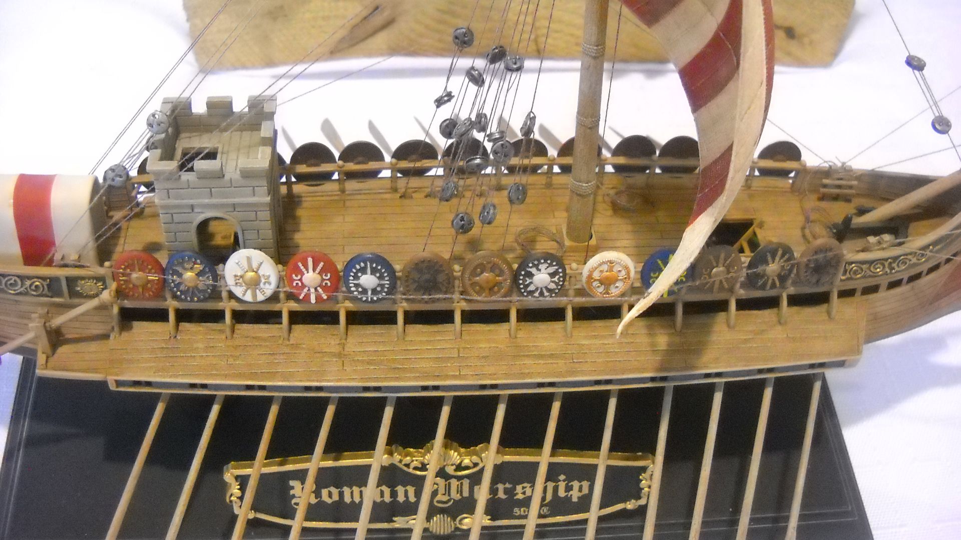 File:Roman warship - Plastikový model.jpg