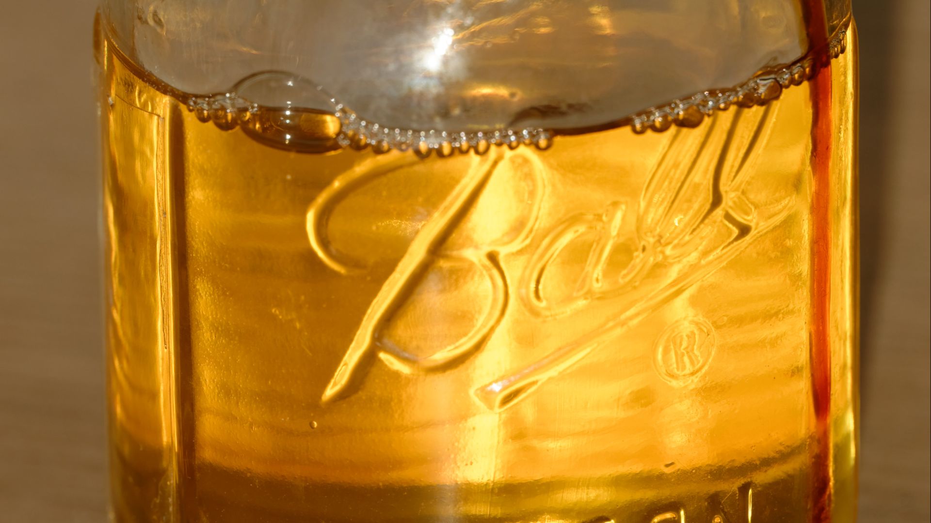 File:Turpentine distilled old way.jpg