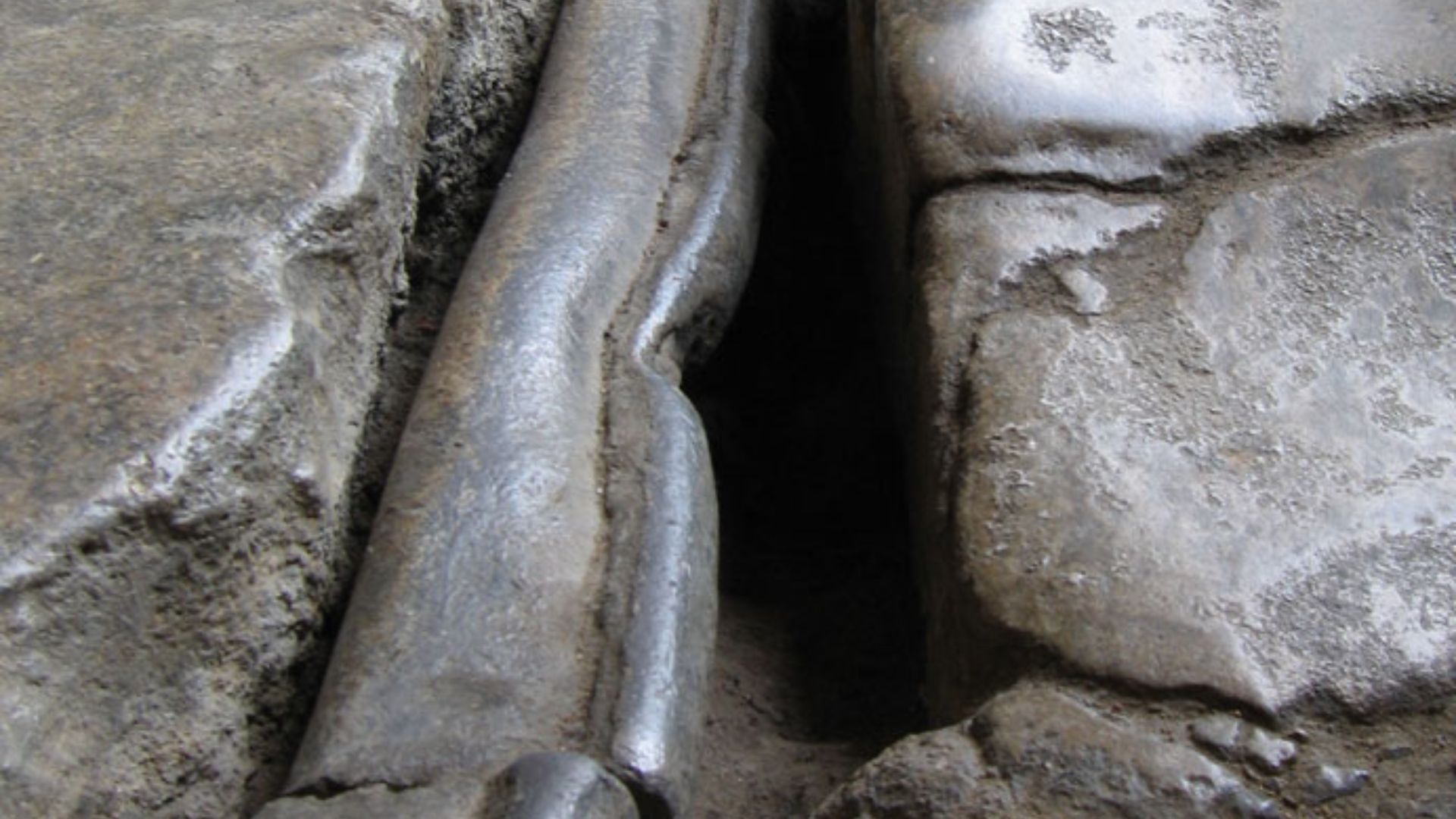 File:Lead pipe - Bath Roman Baths.jpg