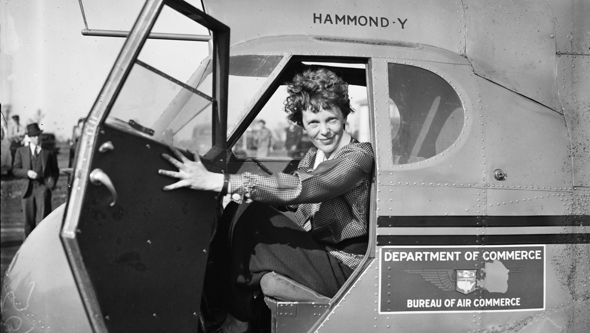 File:Amelia Earhart LOC hec.40747.jpg